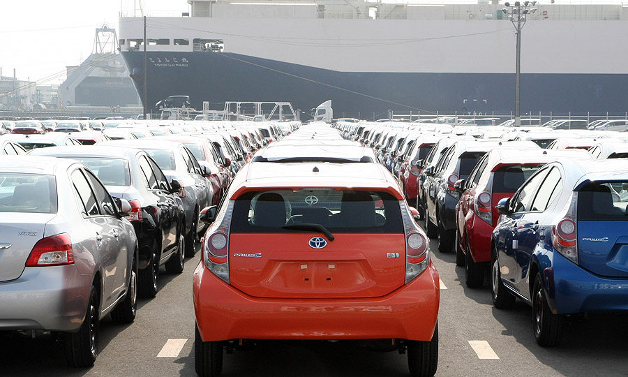 How Does Toyota Ship Cars from Japan: A Complete Guide